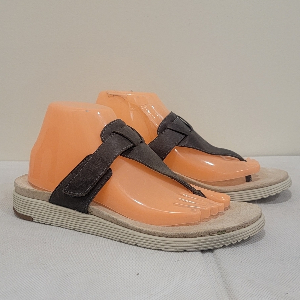 Stylish Women's Sandals in Black and Tan